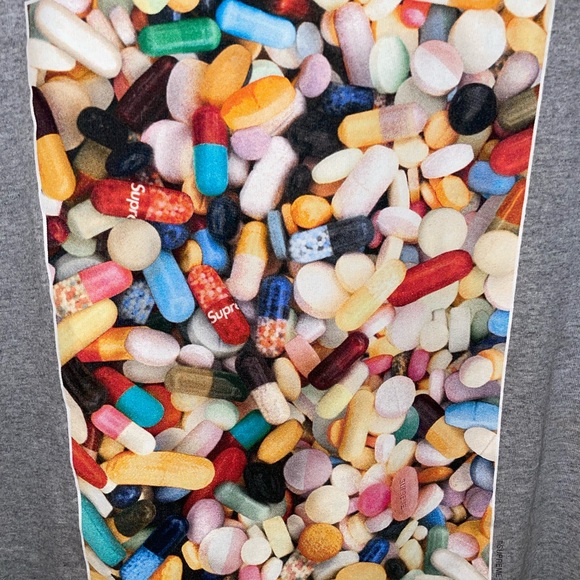 Supreme t shirt pills t shirt size medium fall 2020 - Picture 2 of 2